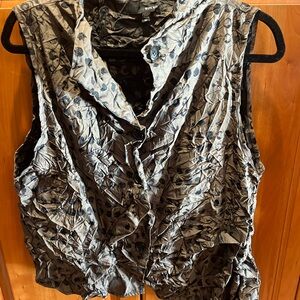 Women's Gray Sleeveless Blouse